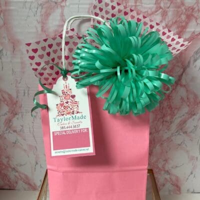 GIFT BAG & TAG - White Sack/Green Bow