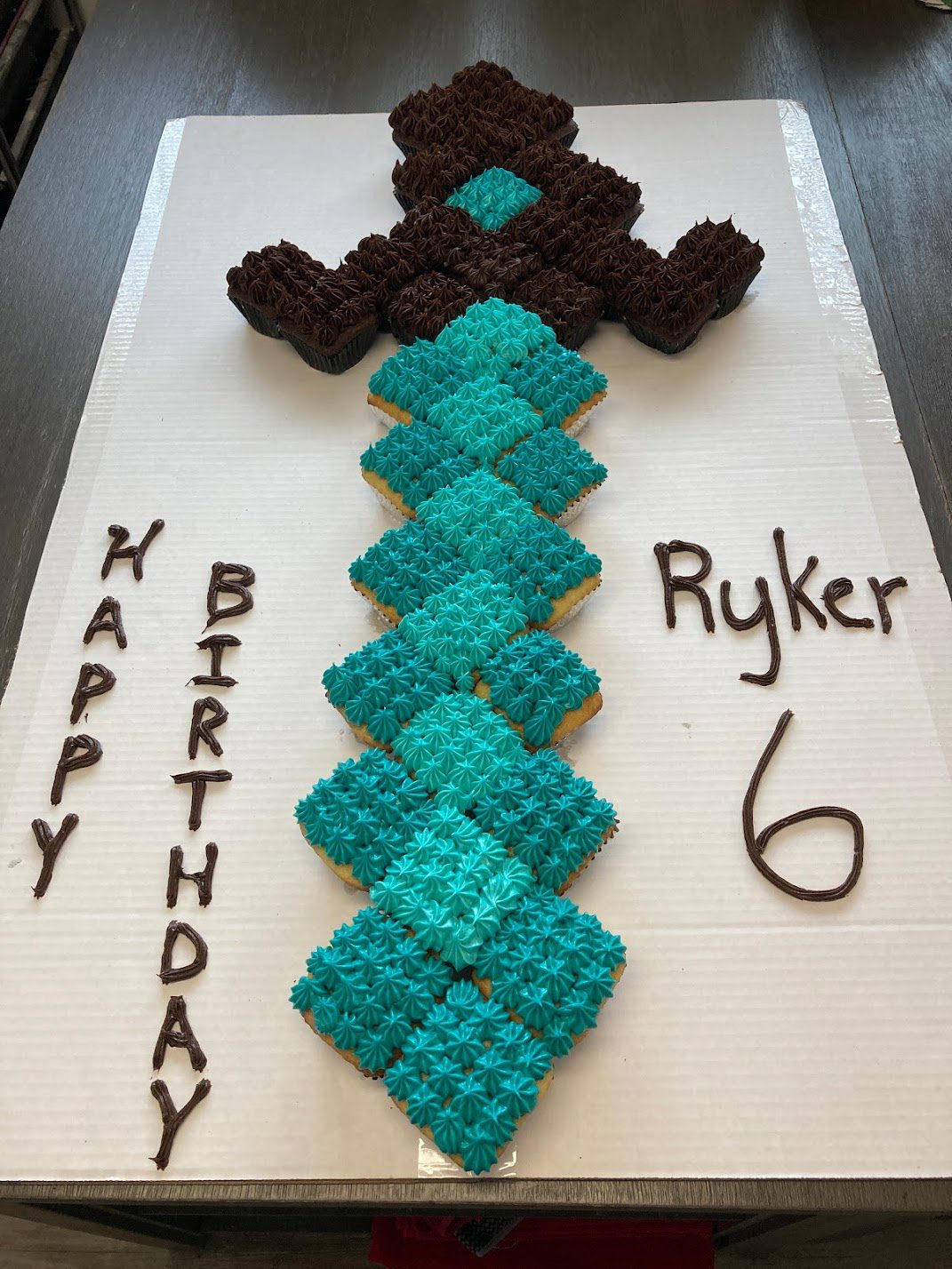 Minecraft Cupcake sword - Ryker_edited