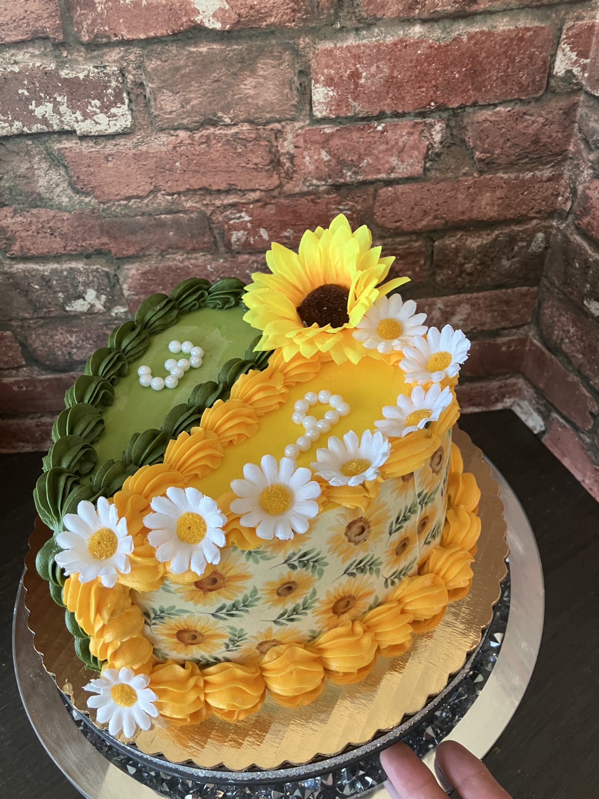 TMC - Suzanne's 39th Vintage Heart Sunflower Cake - Sunflower Side