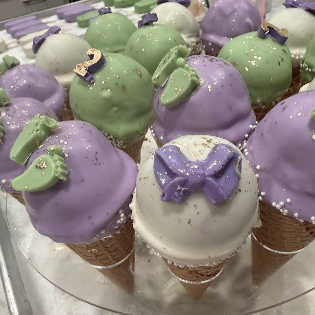 TMC- Two Peas In A Pod Dipped Cake Cones in Display
